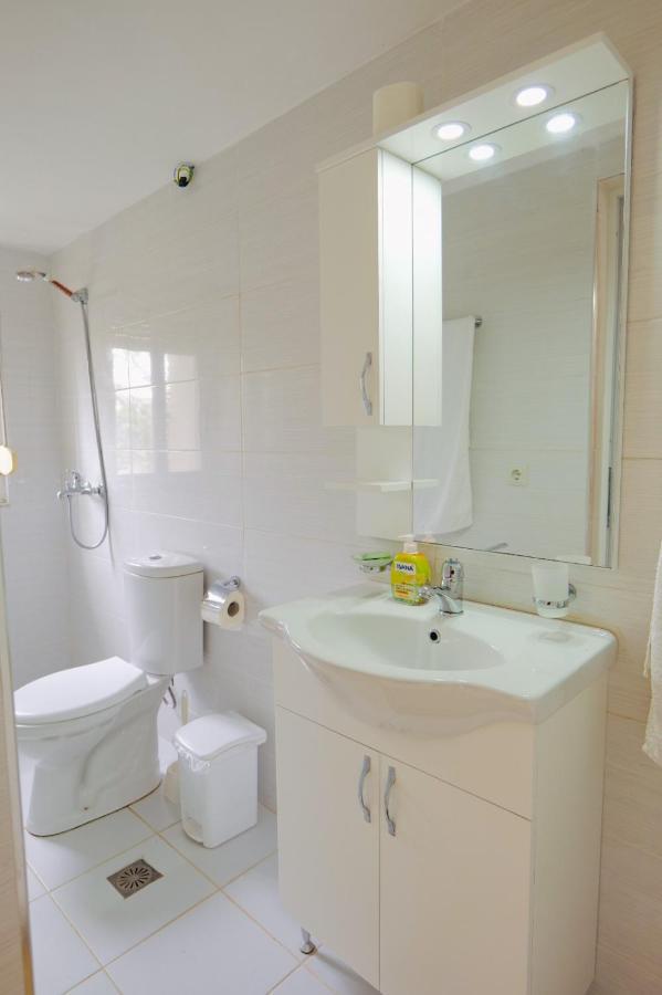 Appartamento Seferi'S Apartament Sarandë Esterno foto