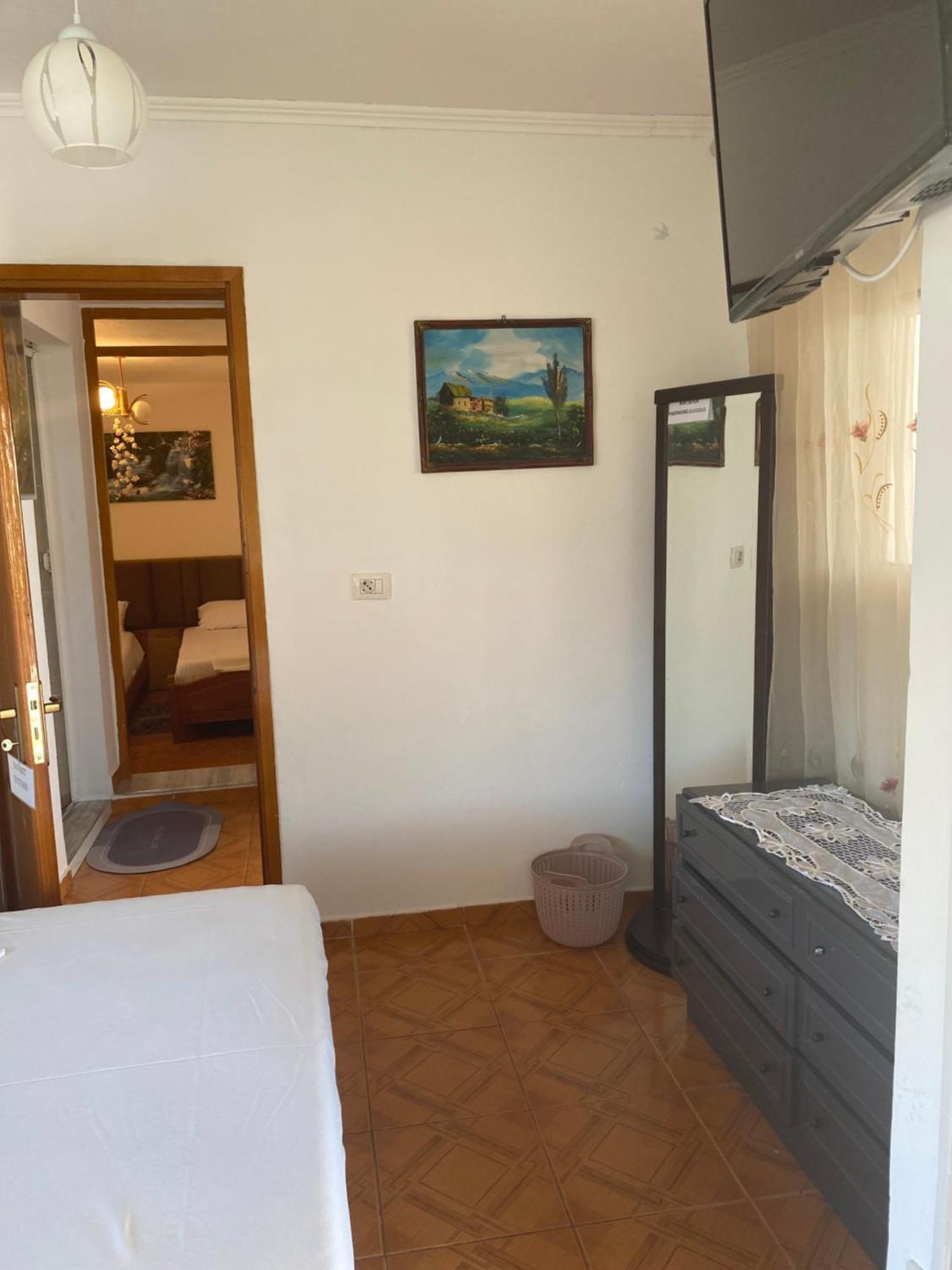 Appartamento Seferi'S Apartament Sarandë Esterno foto